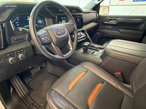 Used 2024 GMC Sierra 1500 AT4 w/ Technology Package AWD/4WD image 17