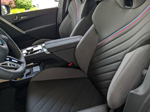 New 2026 BMW iX xDrive45 w/ M Sport Package AWD/4WD image 10