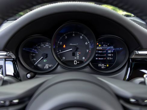 New 2026 Porsche Macan Turbo AWD/4WD image 33