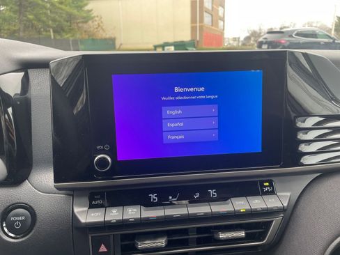 Used 2025 Toyota Camry LE image 21