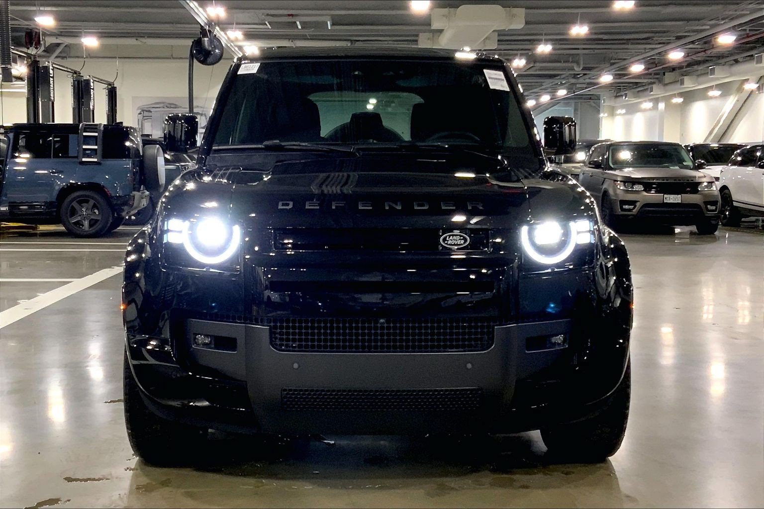New 2026 Land Rover Defender 110 X-Dynamic SE AWD/4WD image 3