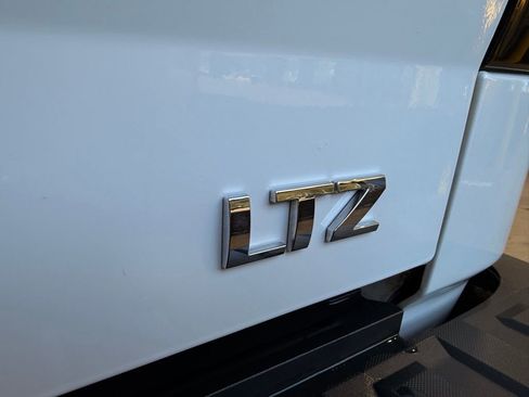 Used 2015 Chevrolet Silverado 1500 LTZ Z71 w/ LTZ Plus Package AWD/4WD image 7