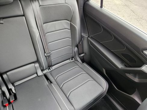 Used 2022 Volkswagen Tiguan SEL R-Line AWD/4WD image 16