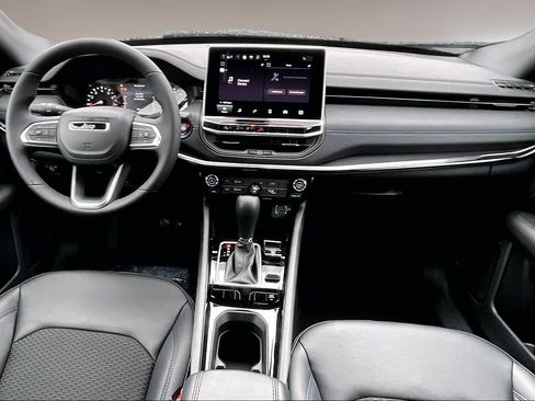 New 2026 Jeep Compass Latitude image 5