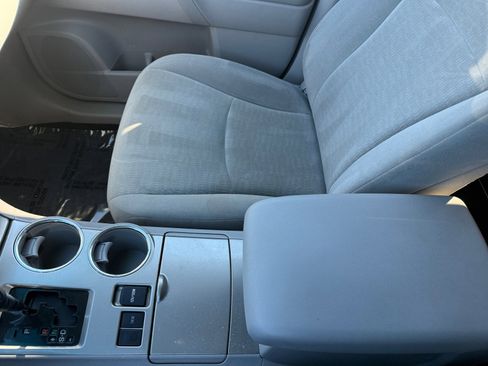 Used 2013 Toyota Highlander Plus image 14