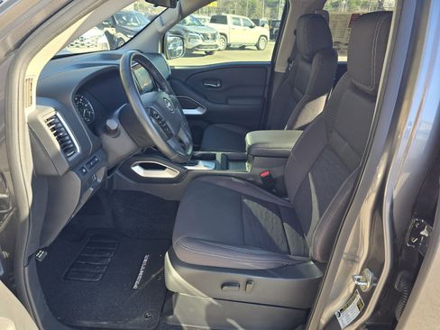 Certified 2022 Nissan Frontier SV w/ Technology Package image 12