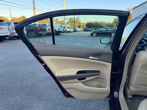 Used 2009 Honda Accord LX-P image 11