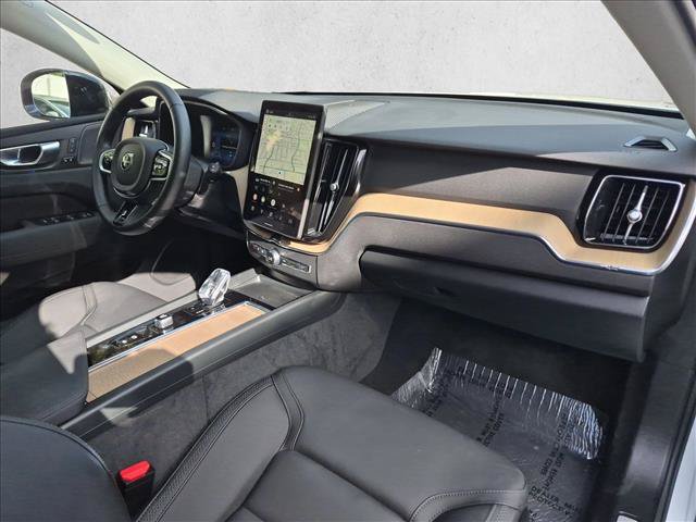Certified 2026 Volvo XC60 B5 Plus w/ Climate Package PRO AWD/4WD image 22