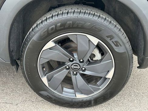 Used 2025 Nissan Rogue SV FWD image 30