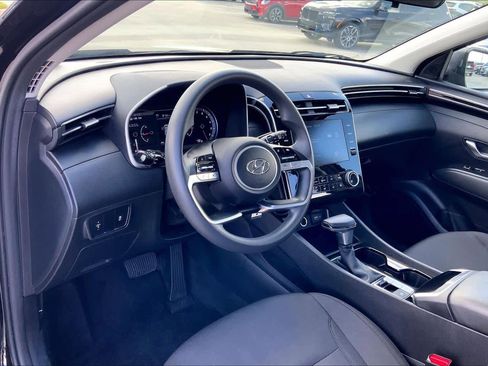 Used 2022 Hyundai Tucson SE image 16