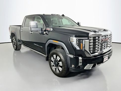 Used 2025 GMC Sierra 2500 Denali w/ Denali Reserve Package AWD/4WD image 4
