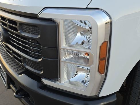 New 2026 Ford F250 XL w/ F-250 >10K GVWR Package RWD image 44