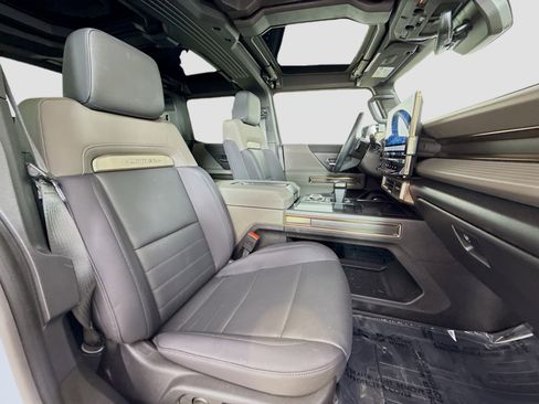 Used 2025 GMC Hummer EV 2X AWD/4WD image 30