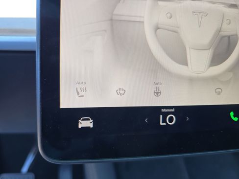 Used 2022 Tesla Model Y Long Range AWD/4WD image 20