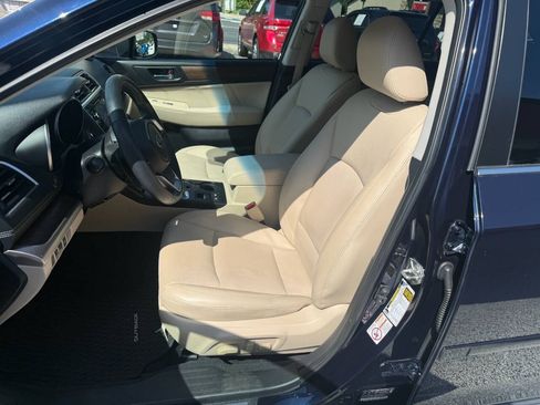 Used 2018 Subaru Outback 2.5i Limited AWD/4WD image 3