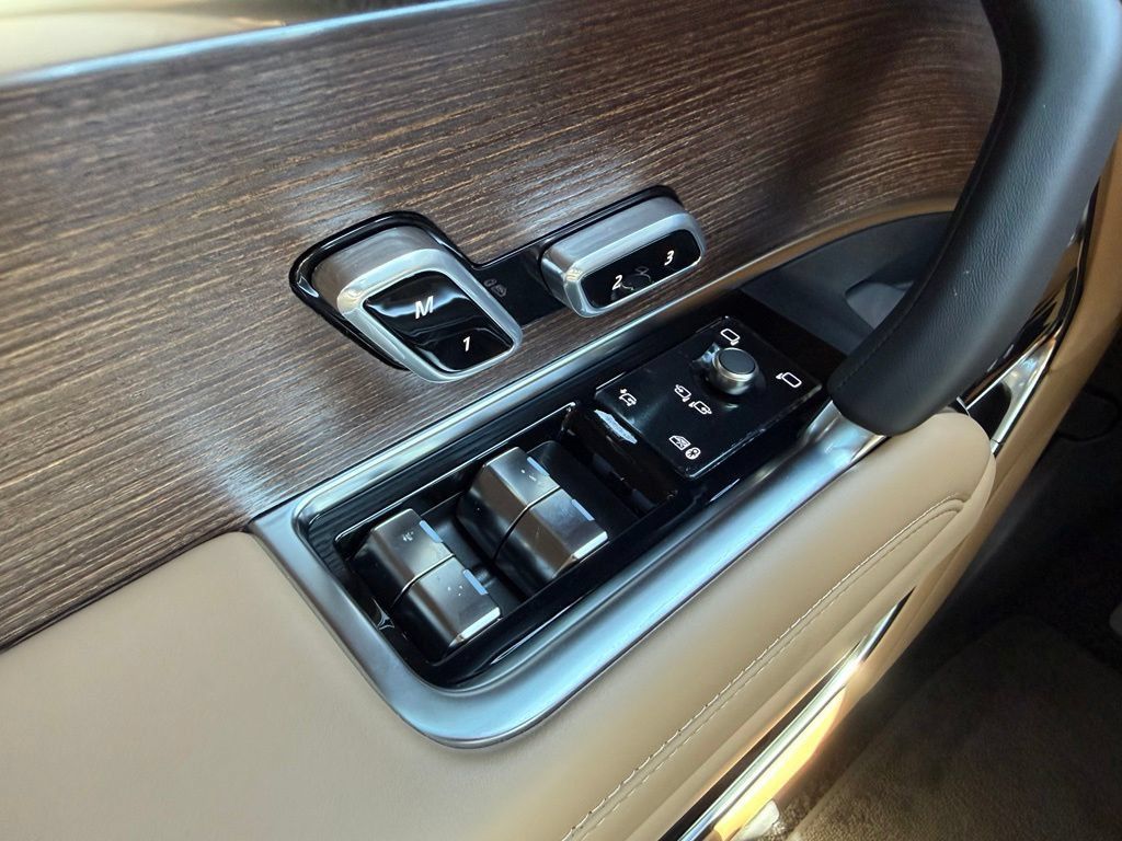 New 2027 Land Rover Range Rover SE AWD/4WD image 16