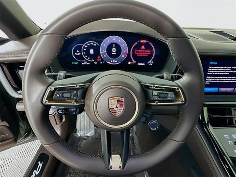 Used 2025 Porsche Panamera 4 image 11