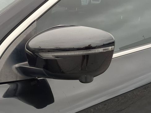 Used 2018 Nissan Rogue Sport SL w/ SL Premium Package image 12