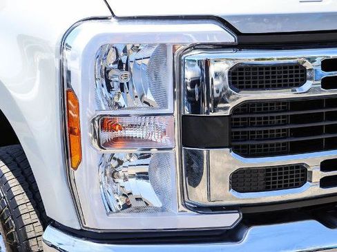 Certified 2025 Ford F250 XLT AWD/4WD image 4