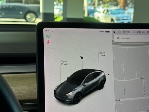 Used 2020 Tesla Model Y Long Range AWD/4WD image 19