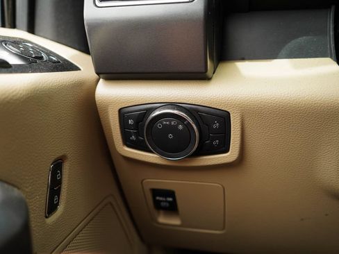 Used 2020 Ford F150 XLT RWD image 30