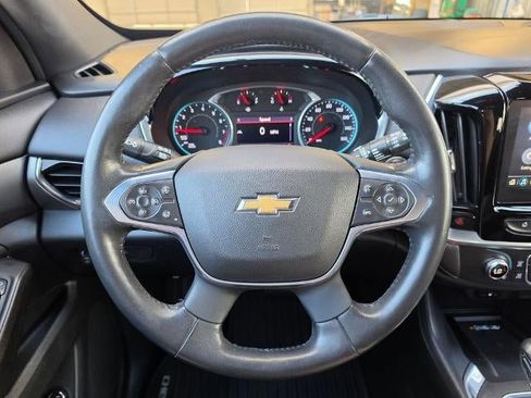 Used 2022 Chevrolet Traverse LT AWD/4WD image 16