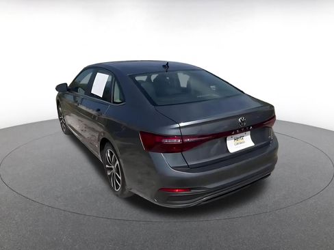 Used 2025 Volkswagen Jetta SE FWD image 11
