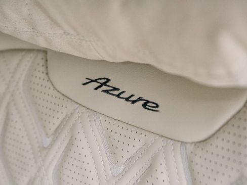 New 2026 Bentley Flying Spur Plug-In Hybrid image 16