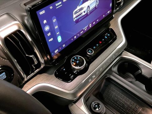Certified 2025 Ford Expedition Max Platinum AWD/4WD image 16