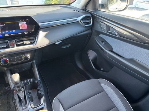 Used 2025 Chevrolet TrailBlazer LT image 31