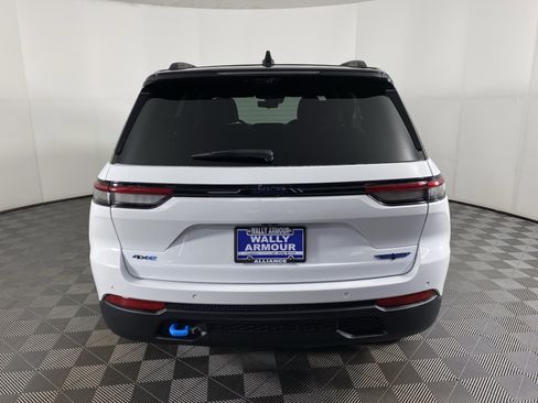 Used 2023 Jeep Grand Cherokee Trailhawk w/ Luxury Tech Group III AWD/4WD image 9