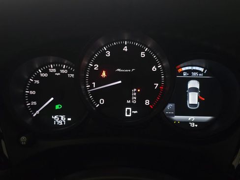 Certified 2026 Porsche Macan Turbo AWD/4WD image 40