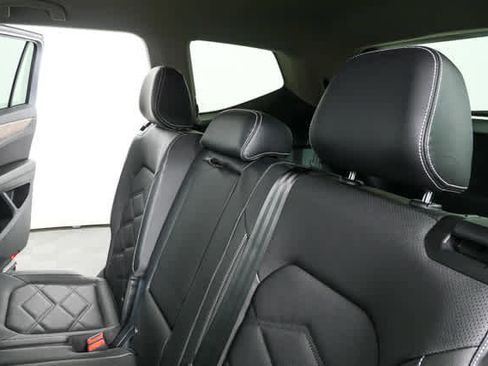 Certified 2025 Volkswagen Atlas SE image 21