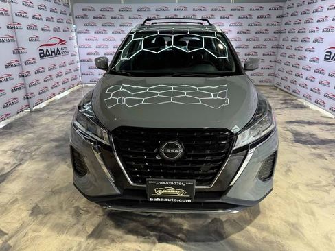 Used 2022 Nissan Kicks SV w/ Exterior Package FWD image 2