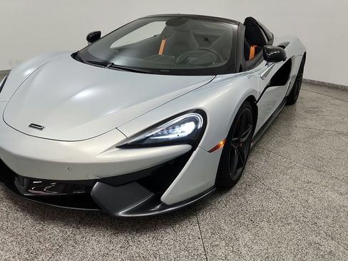 Used 2019 McLaren 570S Spider RWD image 43
