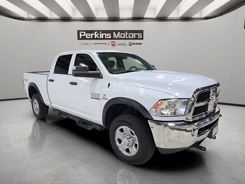 Used 2018 RAM 2500 Tradesman w/ Chrome Appearance Group AWD/4WD image 9