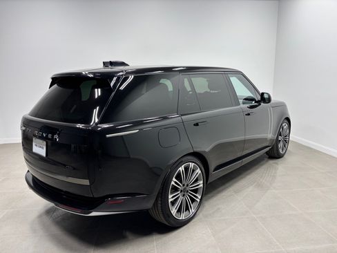 Used 2026 Land Rover Range Rover Long Wheelbase SE AWD/4WD image 6
