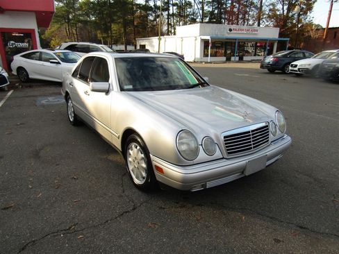Used 1997 Mercedes-Benz E 320 Sedan image 11