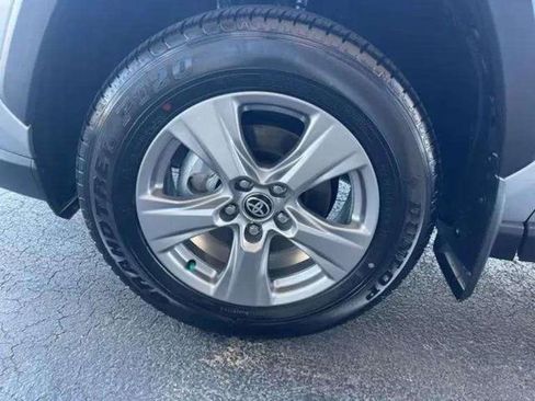 Used 2025 Toyota RAV4 XLE image 10