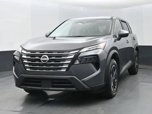 Used 2025 Nissan Rogue SV FWD image 1