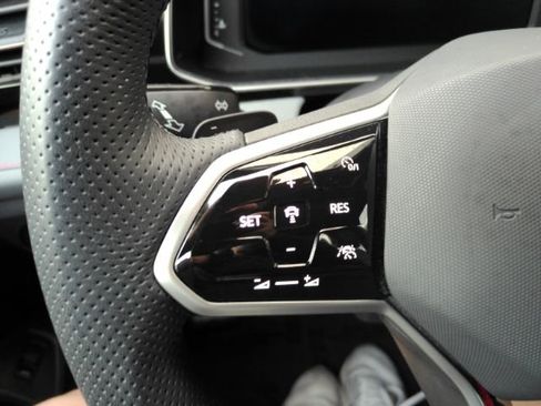 Used 2025 Volkswagen Jetta GLI Autobahn image 35