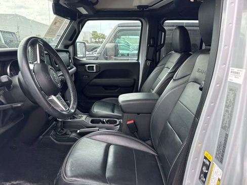 Used 2023 Jeep Wrangler Unlimited Sahara w/ Cold Weather Group AWD/4WD image 8