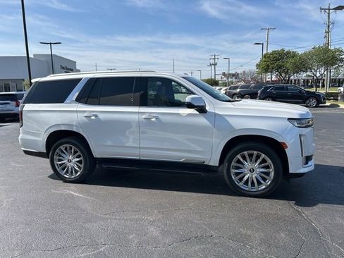 Used 2023 Cadillac Escalade Premium Luxury AWD/4WD image 5