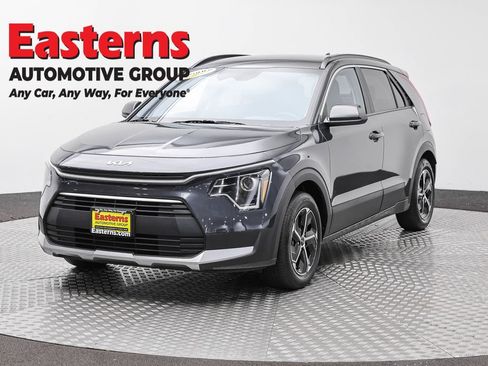 Used 2025 Kia Niro LX FWD image 1