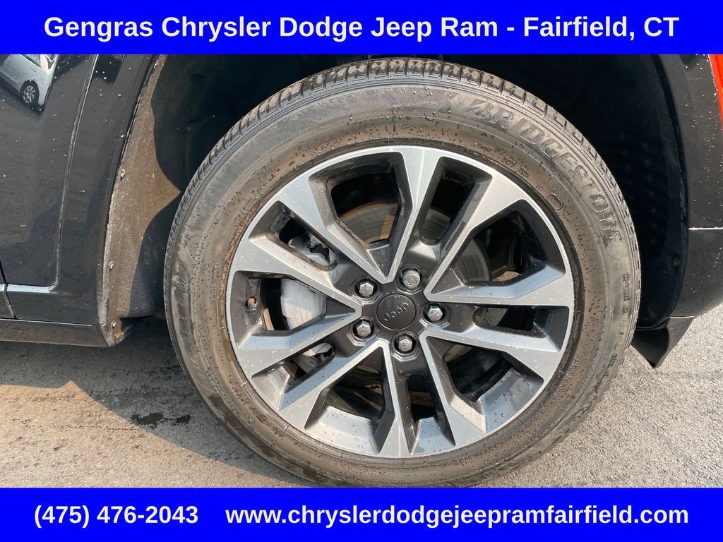 Certified 2023 Jeep Grand Cherokee Overland AWD/4WD image 9