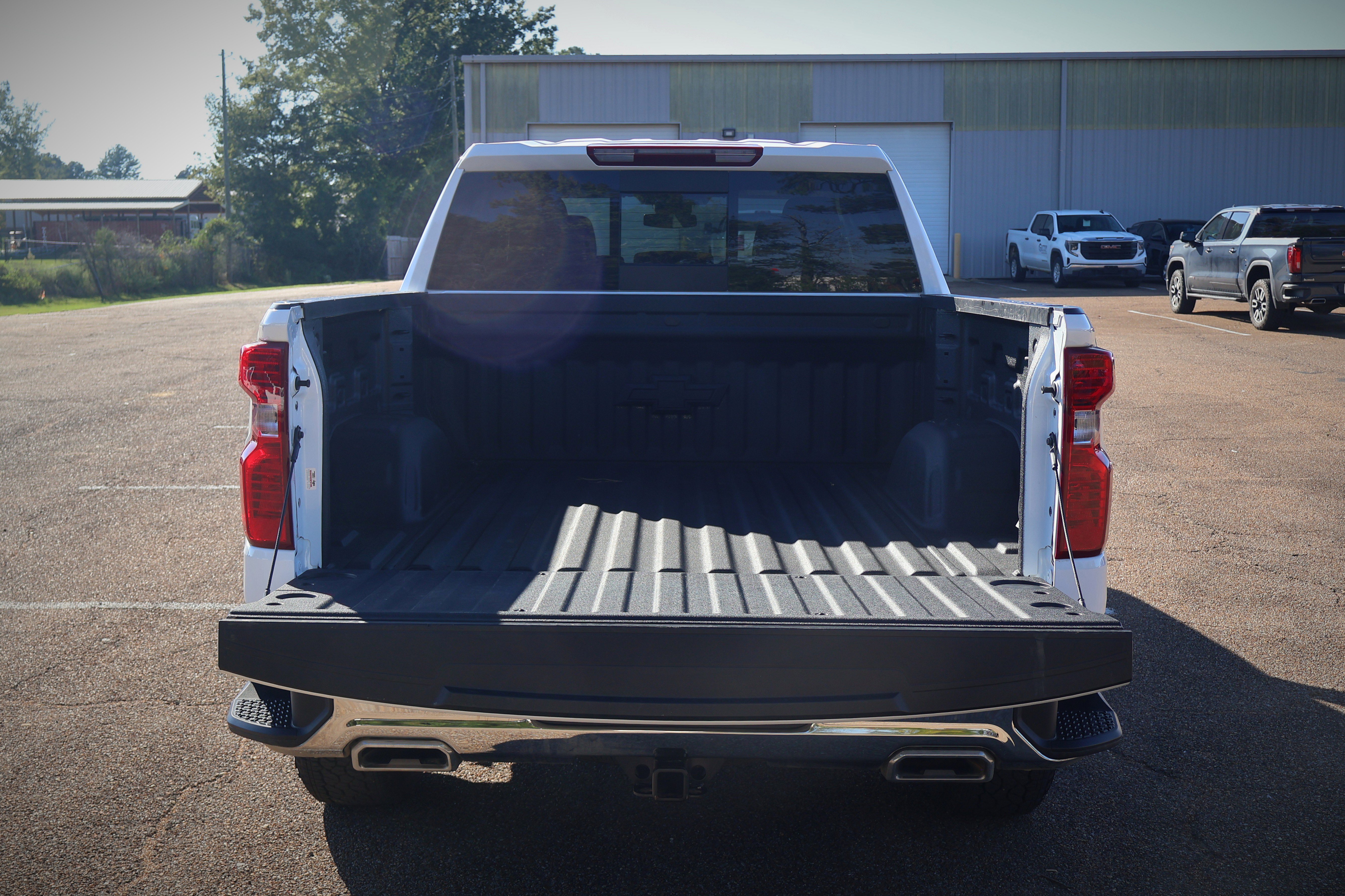 Used 2026 Chevrolet Silverado 1500 LT AWD/4WD image 9