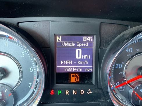 Used 2013 Chrysler Town & Country Touring FWD image 29