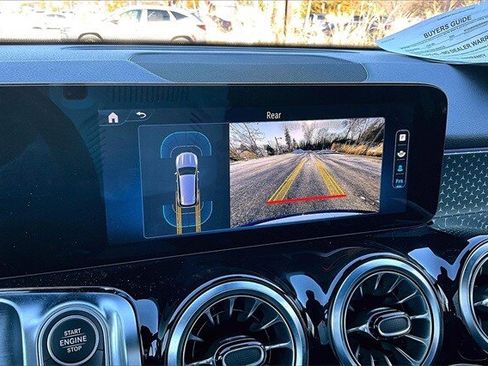 Certified 2025 Mercedes-Benz GLB 250 4MATIC image 17