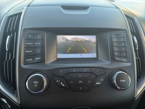 Used 2017 Ford Edge SE FWD image 22