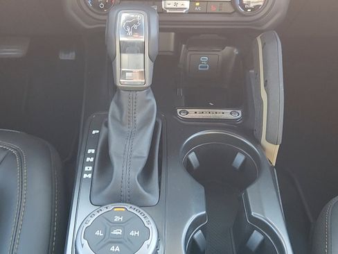 New 2025 Ford Bronco Badlands image 19